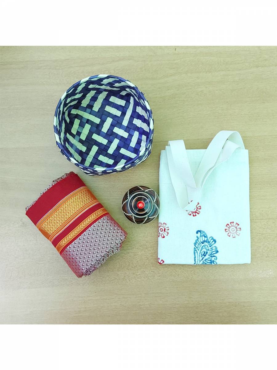Festive Gift - Thamboolam - Bowl Set - Combo 3 - Pack of 4 - Assorted color
Festive Gift - Thamboolam - Bowl Set - Combo 3 - Pack of 4 - Assorted color