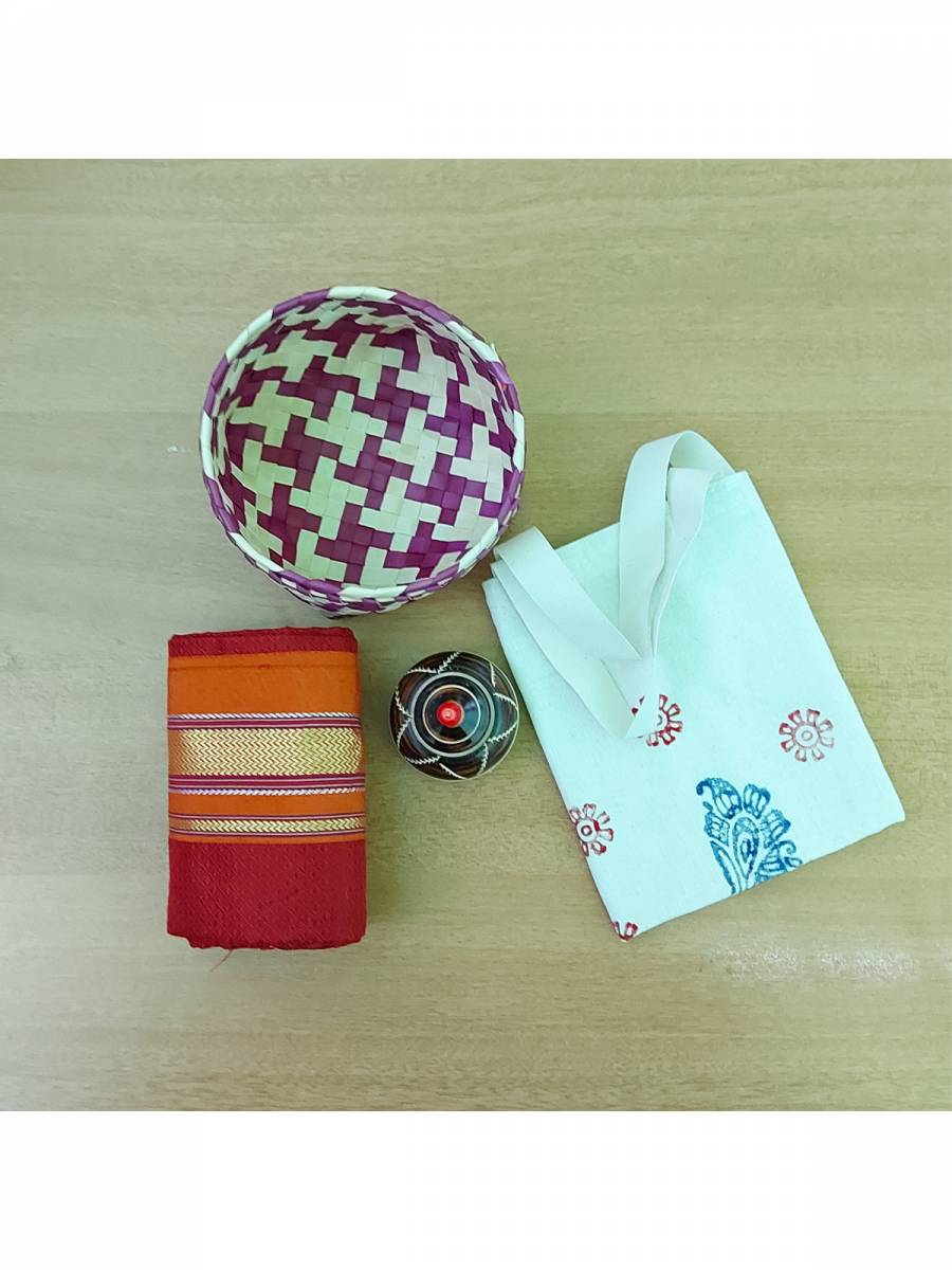 Festive Gift - Thamboolam - Bowl Set - Combo 3 - Pack of 4 - Assorted color
Festive Gift - Thamboolam - Bowl Set - Combo 3 - Pack of 4 - Assorted color