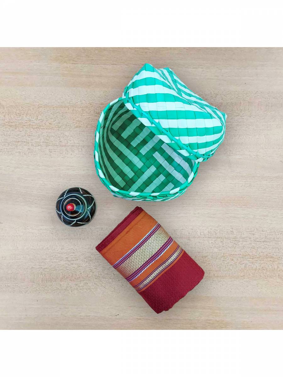Festive Gift - Thamboolam - Box Set - Combo 5 - Pack of 4 - Assorted color
Festive Gift - Thamboolam - Box Set - Combo 5 - Pack of 4 - Assorted color