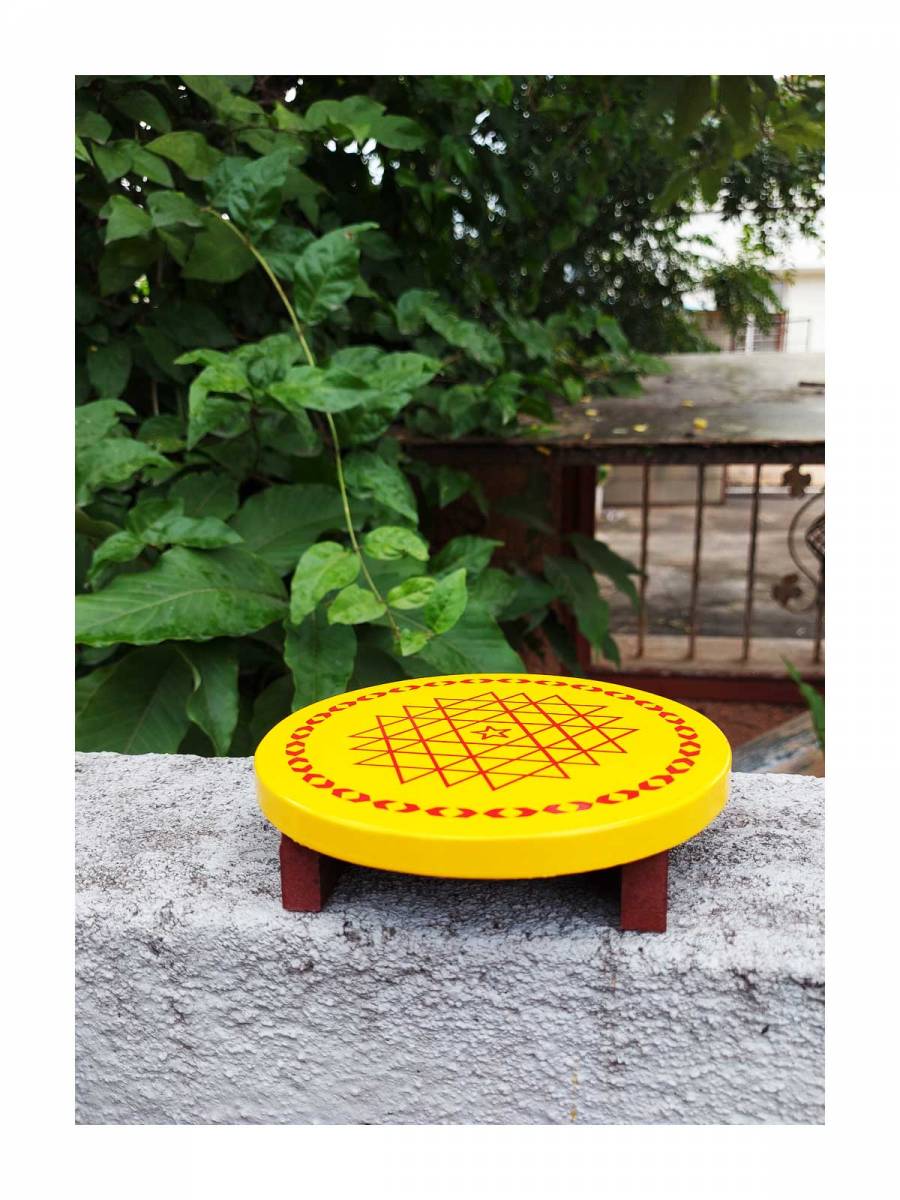 Festive - Wooden Rangoli Puja Peetam - Round - Assorted - Single - 6 inch Festive - Wooden Rangoli Puja Peetam - Round - Assorted - Single - 6 inch