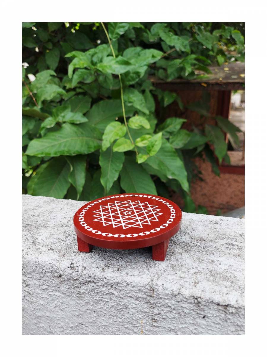 Festive - Wooden Rangoli Puja Peetam - Round - Assorted - Single - 4 inch Festive - Wooden Rangoli Puja Peetam - Round - Assorted - Single - 4 inch