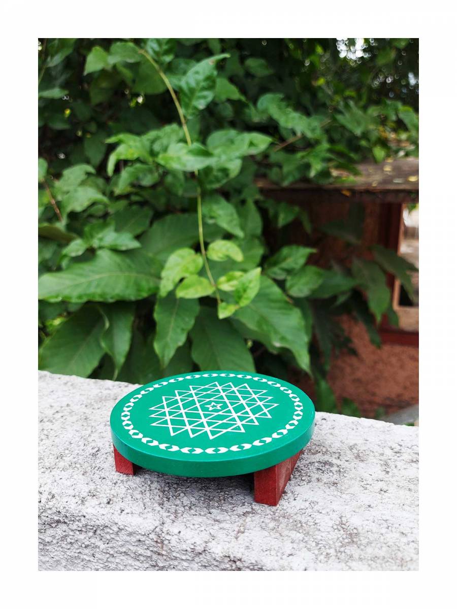 Festive - Wooden Rangoli Puja Peetam - Round - Assorted - Single - 4 inch Festive - Wooden Rangoli Puja Peetam - Round - Assorted - Single - 4 inch