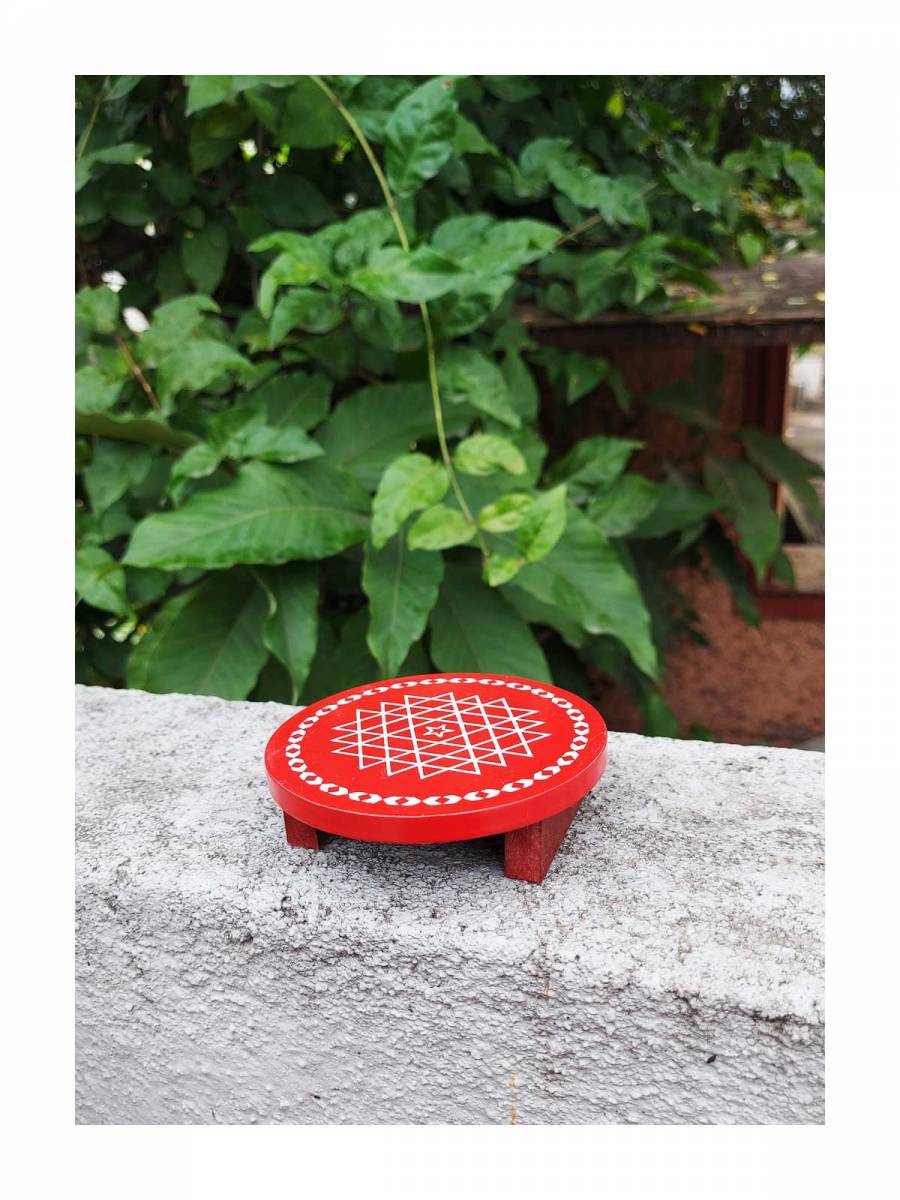 Festive - Wooden Rangoli Puja Peetam - Round - Assorted - Single - 4 inch Festive - Wooden Rangoli Puja Peetam - Round - Assorted - Single - 4 inch