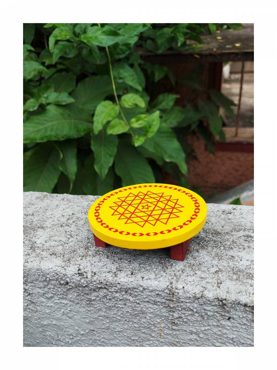 Festive - Wooden Rangoli Puja Peetam - Round - Assorted - Single - 4 inch Festive - Wooden Rangoli Puja Peetam - Round - Assorted - Single - 4 inch