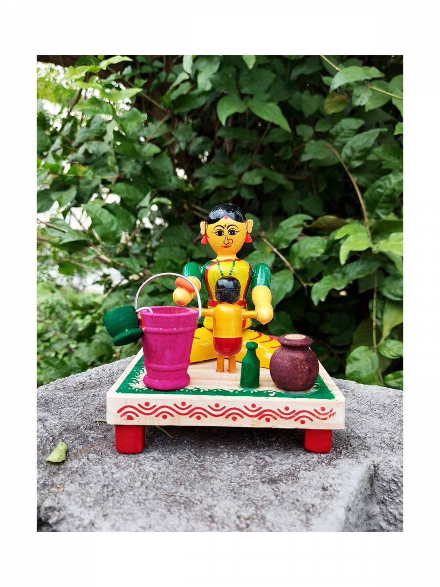 Wooden Village Mother Bathing Baby - Etikoppaka Dolls
 Wooden Village Mother Bathing Baby - Etikoppaka Dolls