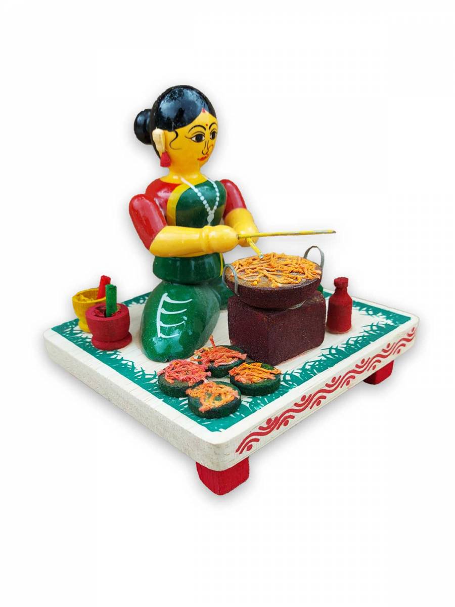 Wooden Village Lady Selling Street Food - Etikoppaka Dolls
 Wooden Village Lady Selling Street Food - Etikoppaka Dolls