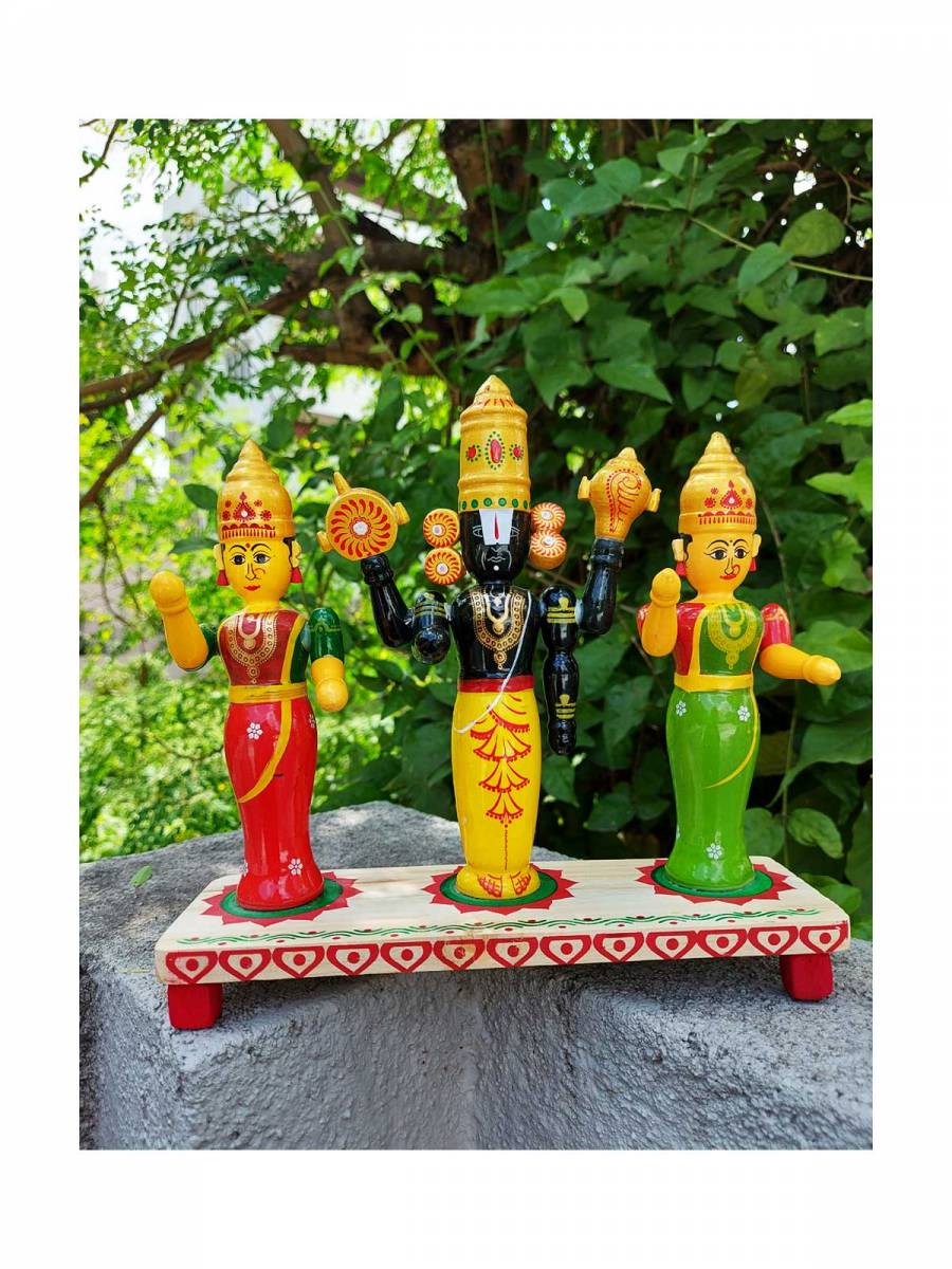 Wooden Balaji Pariwara - Etikoppaka Dolls
Wooden Balaji Pariwara - Etikoppaka Dolls
