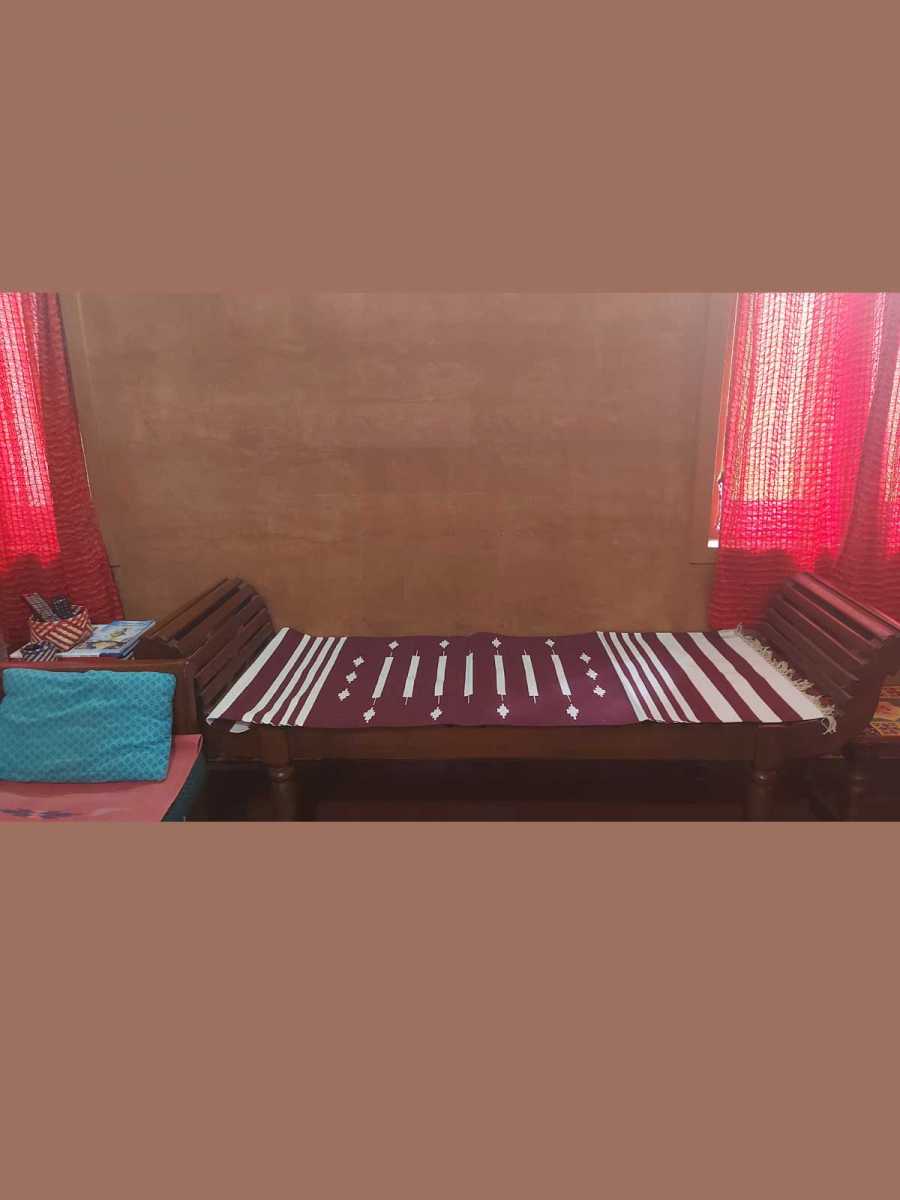 Warangal Durry - 2x6 Feet - Maroon-White - Geographical Indexed Warangal Durry - 2x6 Feet - Maroon-White - Geographical Indexed